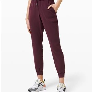Lululemon On The Fly Jogger